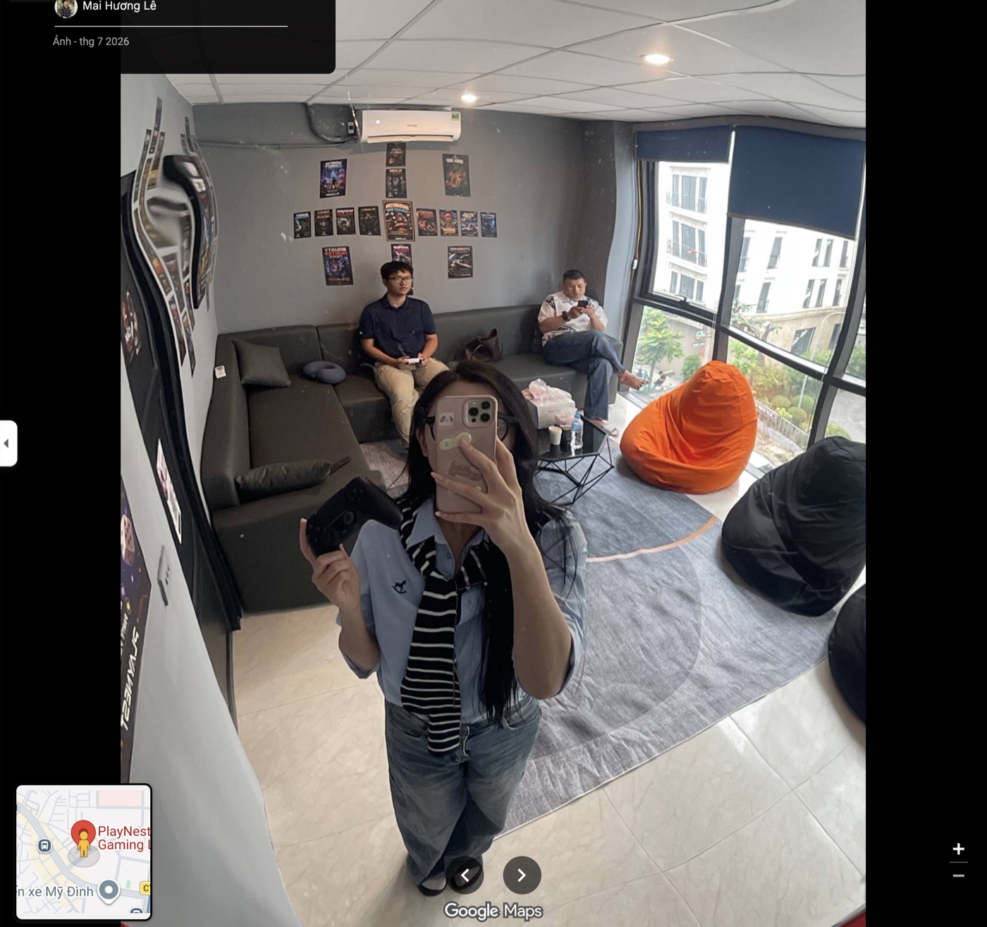 Khách hàng check-in tại PlayNest